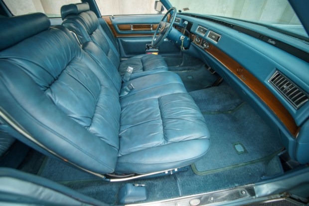 1975 Cadillac Fleetwood 60 Special interior