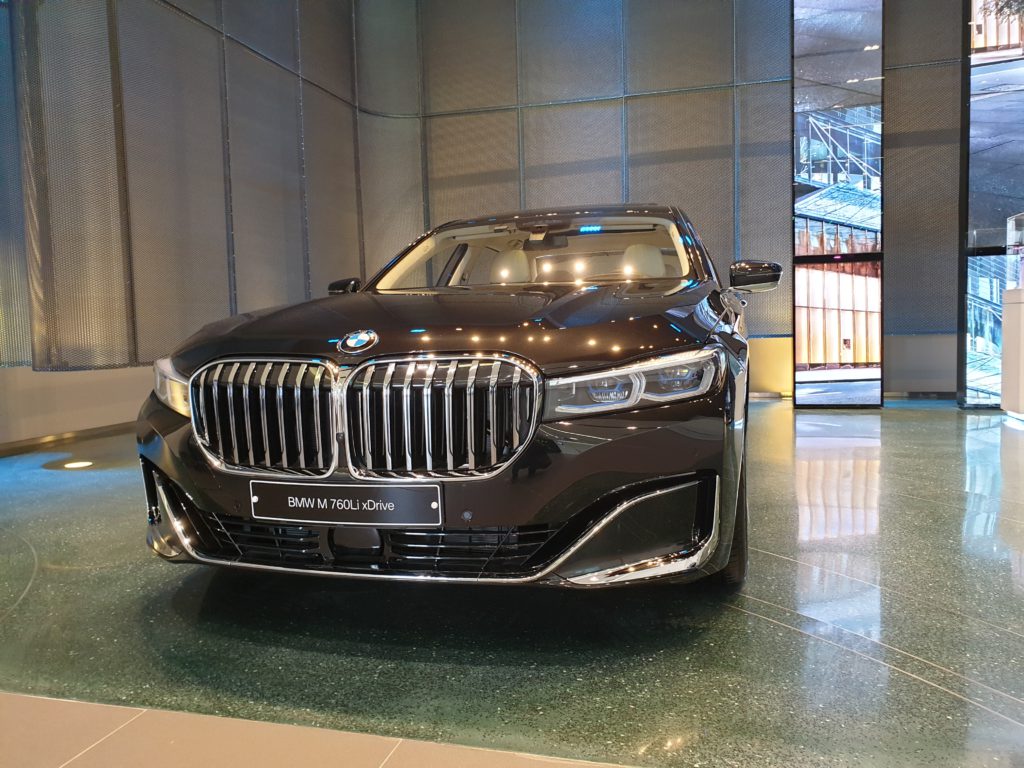 BMW M760Li