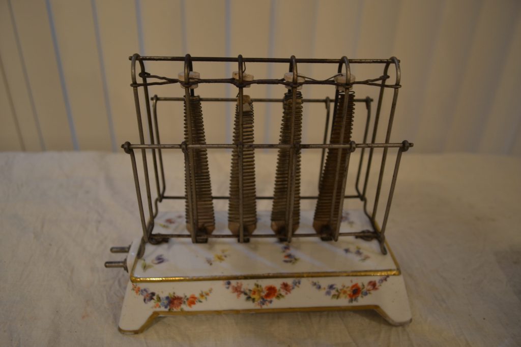 General Electric D12 Toaster