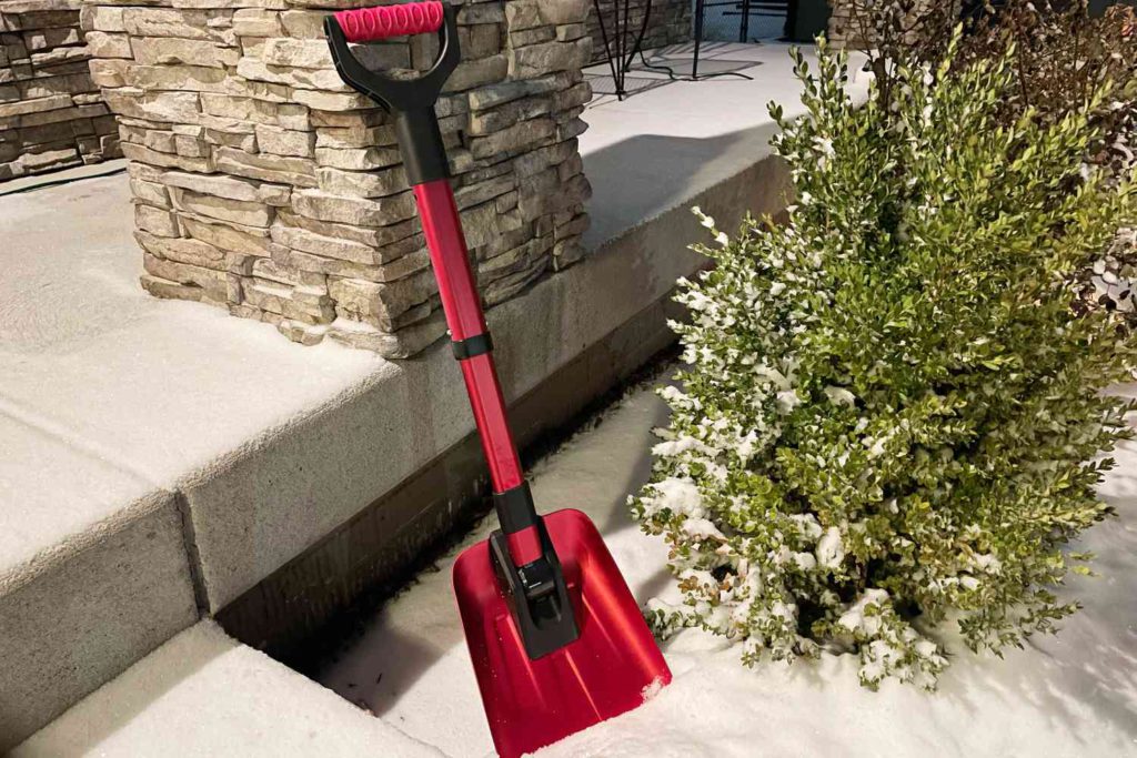 Bird Rock Home Rugged Emergency Shovel