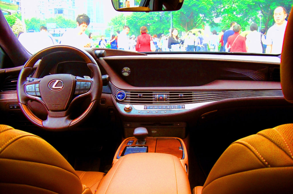 Lexus LS 500h (Interior)