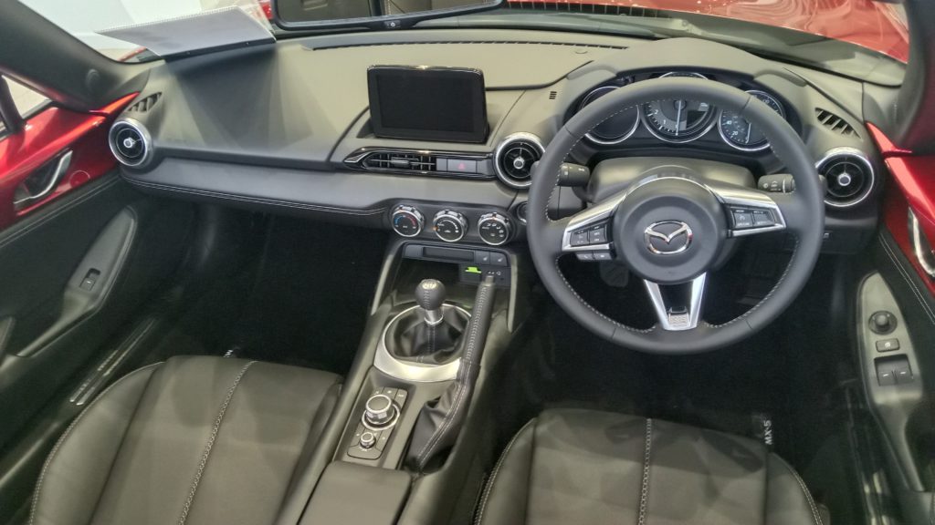 Mazda MX-5 Miata - Interior