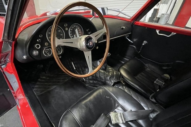 Osca 1600 interior