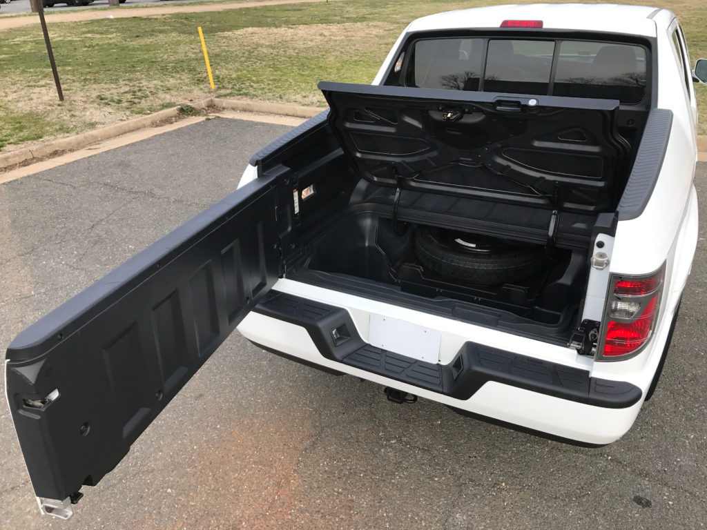 Honda Dual-Action Tailgate and In-Bed Trunk